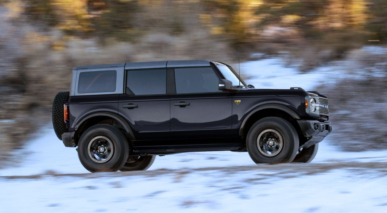 Enchufe de 230V (400Watts) y toma de 12V