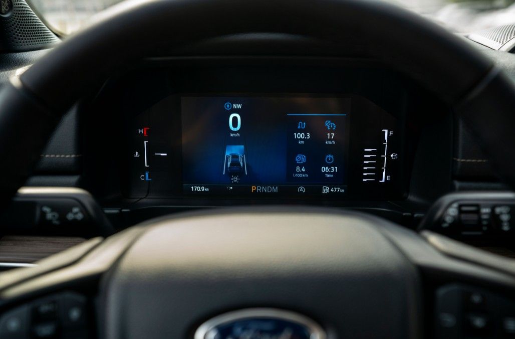 Panel de instrumentos con pantalla digital