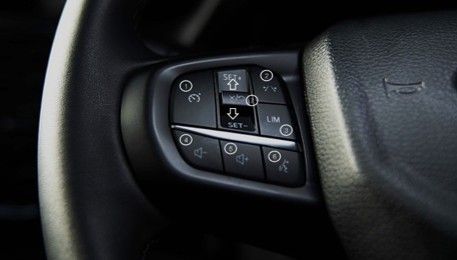 Volante Multifunción (comandos lado izquierdo)