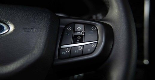 Volante Multifunción (comandos lado derecho)