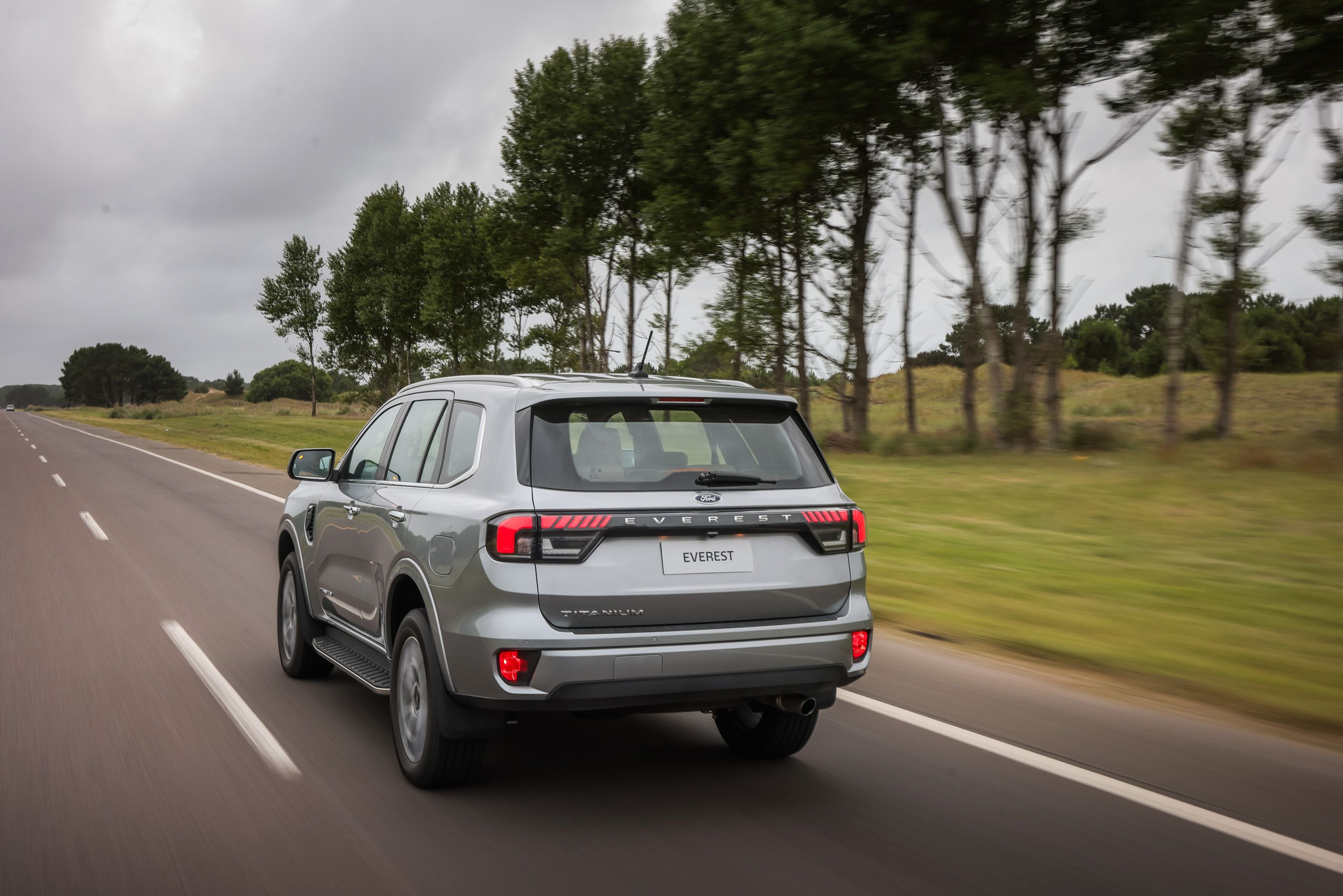 Sistema de alerta de punto ciego (BLIS) con alerta de tráfico cruzado