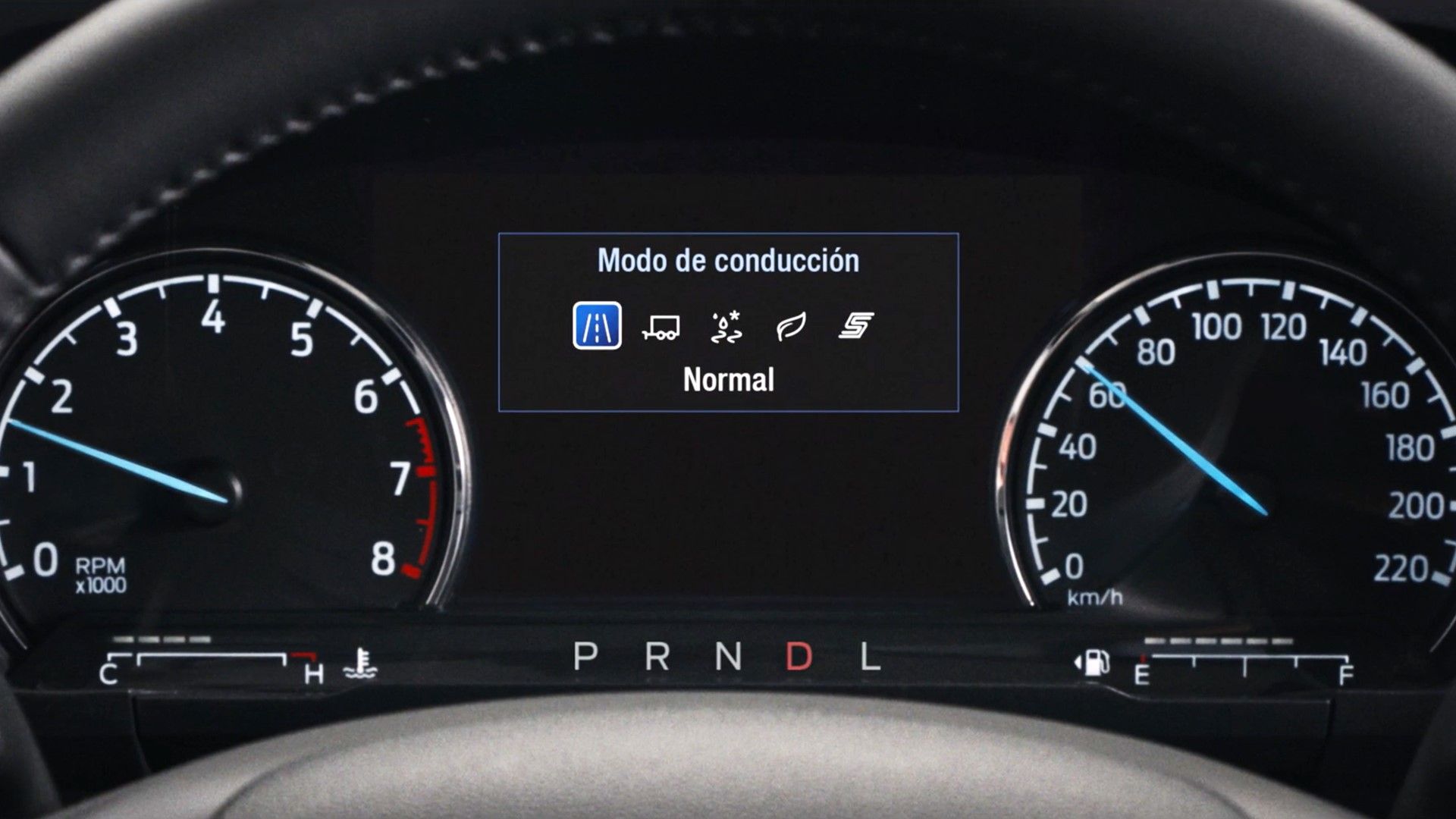 Panel de Instrumentos con pantalla de 4,2"
