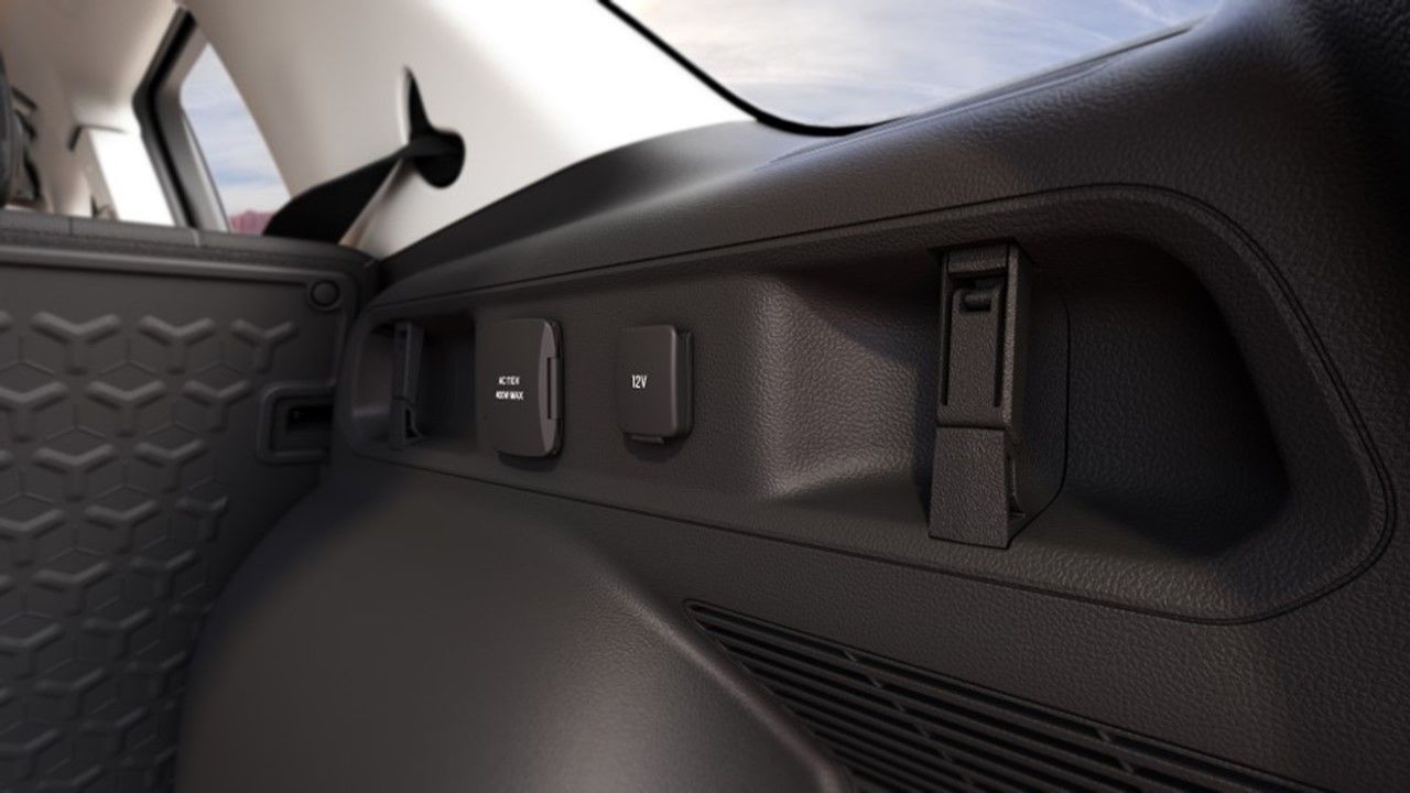 Enchufe de 230V (400Watts) y toma de 12V