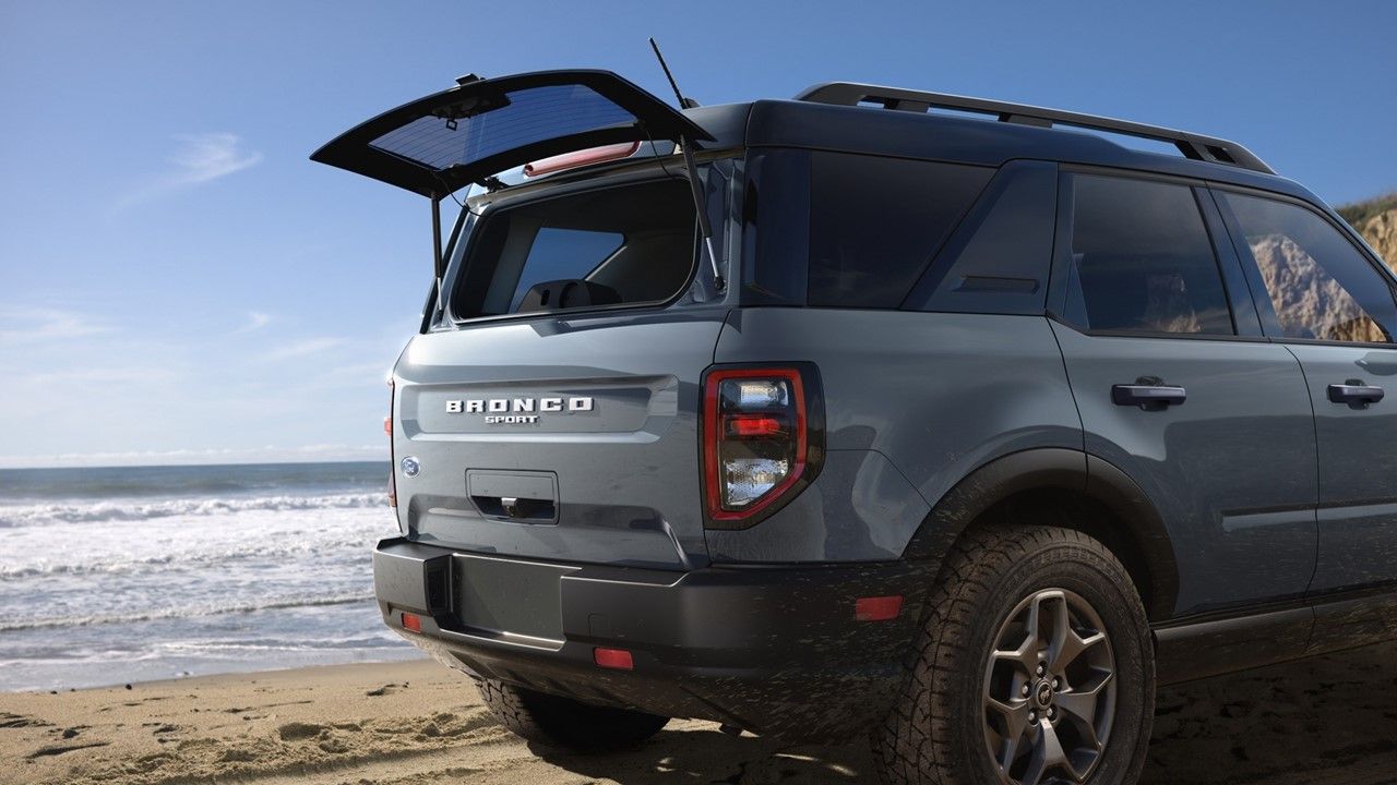 Portón Trasero con doble apertura