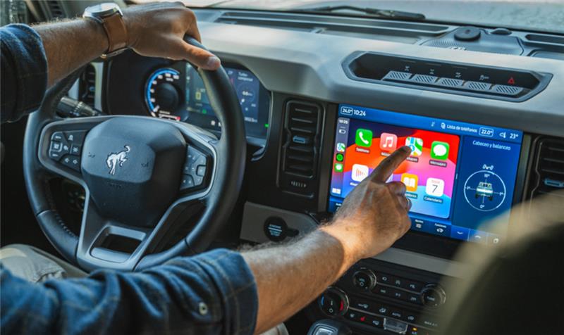 Sync4 con pantalla táctil de 12” y panel de instrumentos de 12”